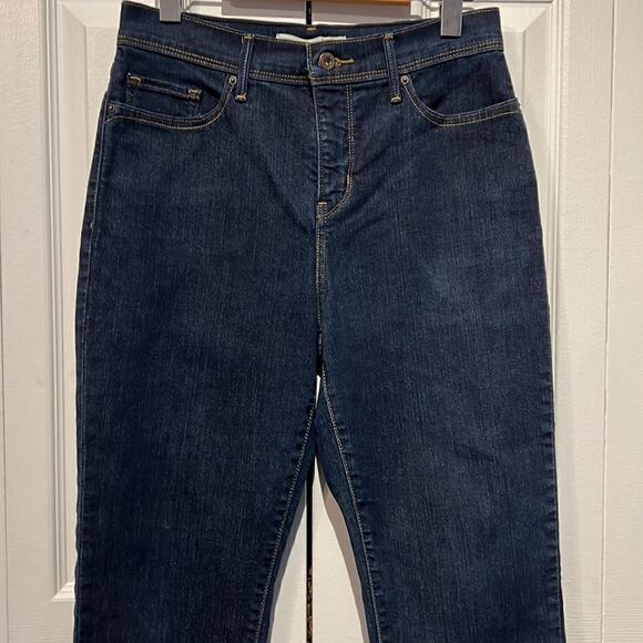 Levi’s 512 Perfectly Slimming Straight Leg High Rise Jeans Size 8 - Picture 2 of 9